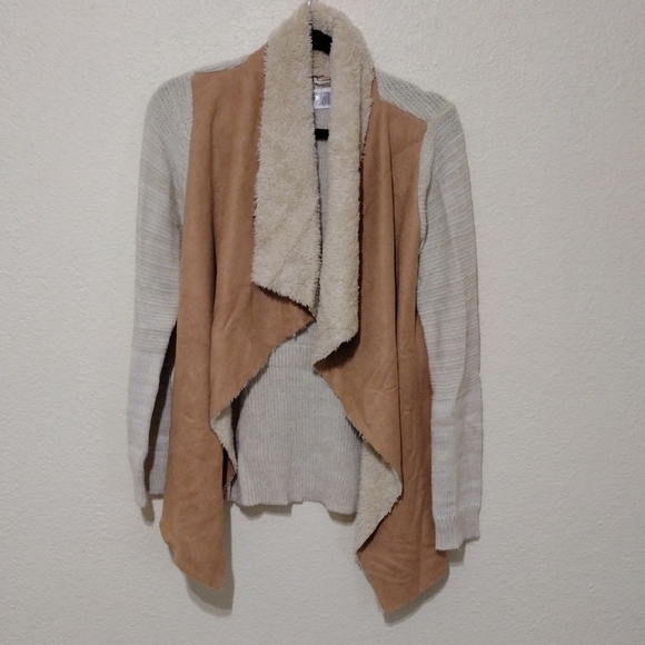 Hem & Thread Sweaters - Hem & Thread White and Cream Cardigan with Open Front Design
